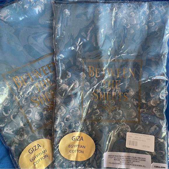 Between the Sheets Prosecco Shams in Cerulean Color made out of Egyptian Cotton - Picture 4 of 4